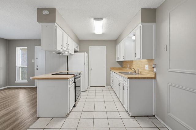 128 Meador Lane, Burleson, TX 76028