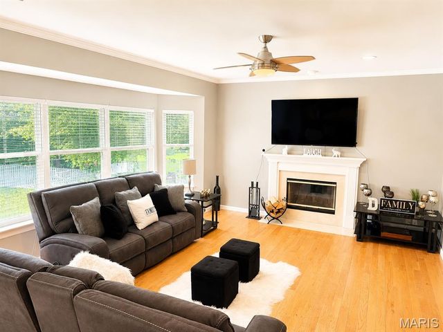 1126 Manor Cove Drive, St Charles, MO 63304