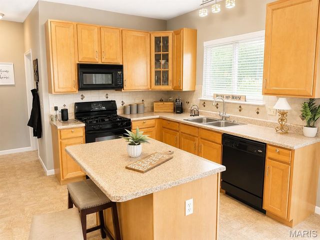 1126 Manor Cove Drive, St Charles, MO 63304