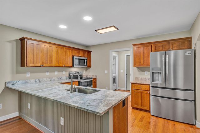 2651 Timberwood LN, Moneta, VA 24121