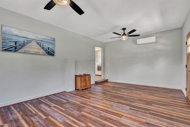 2651 Timberwood LN, Moneta, VA 24121