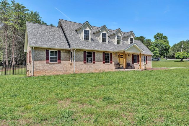 2651 Timberwood LN, Moneta, VA 24121