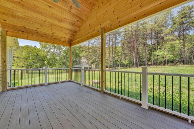 2651 Timberwood LN, Moneta, VA 24121