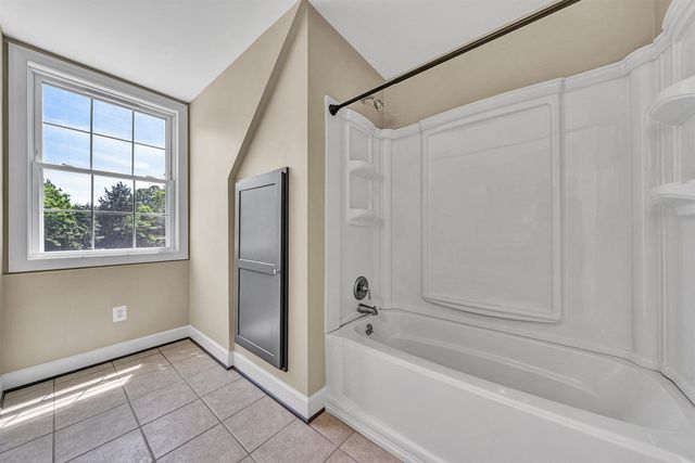 2651 Timberwood LN, Moneta, VA 24121