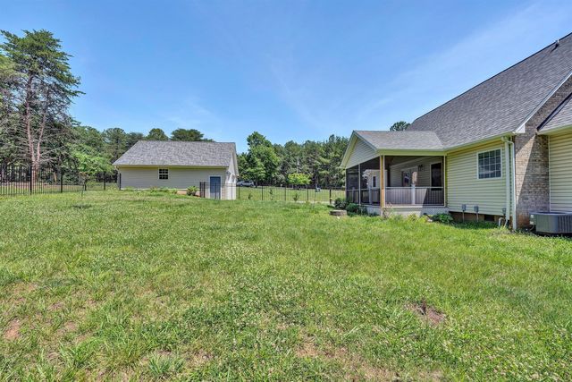 2651 Timberwood LN, Moneta, VA 24121