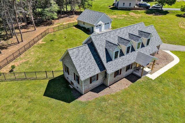 2651 Timberwood LN, Moneta, VA 24121
