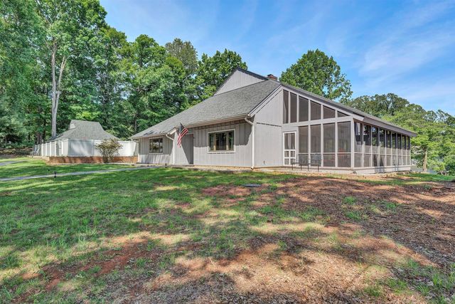 2651 Timberwood LN, Moneta, VA 24121