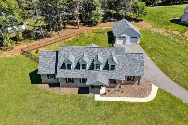2651 Timberwood LN, Moneta, VA 24121