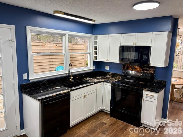 13 Laurel Place Drive, Asheville, NC 28803