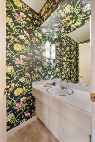 2012 SEMINOLE TRAIL, Lakeland, FL 33803