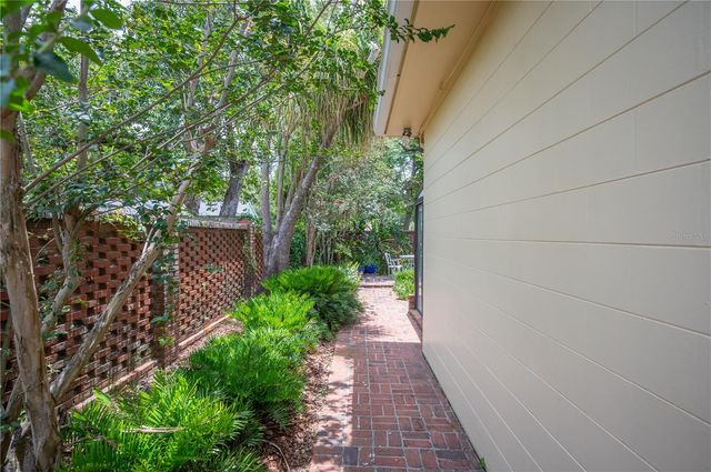 2012 SEMINOLE TRAIL, Lakeland, FL 33803