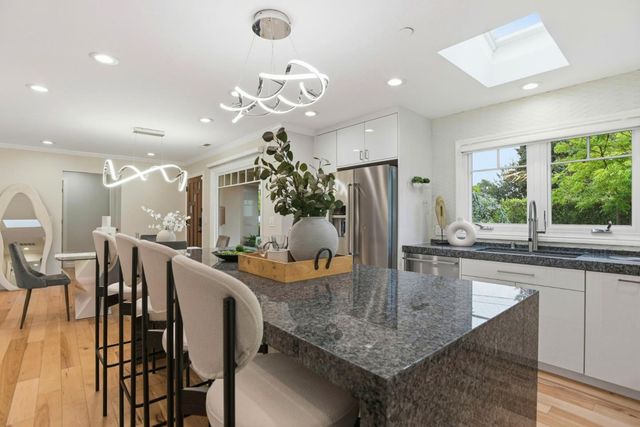 425 Concord Drive, Menlo Park, CA 94025