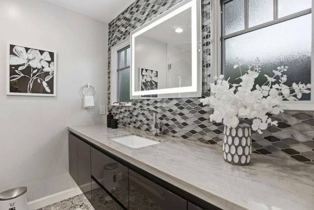 425 Concord Drive, Menlo Park, CA 94025