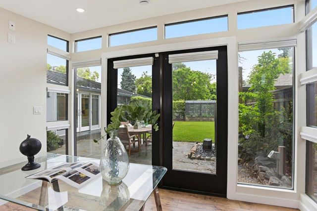 425 Concord Drive, Menlo Park, CA 94025