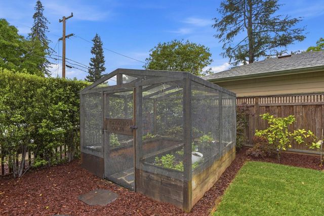 425 Concord Drive, Menlo Park, CA 94025