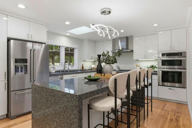 425 Concord Drive, Menlo Park, CA 94025