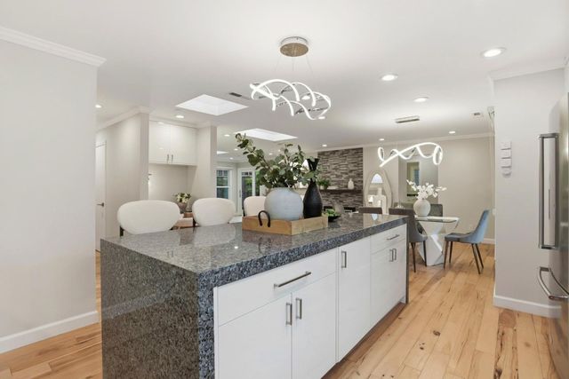 425 Concord Drive, Menlo Park, CA 94025