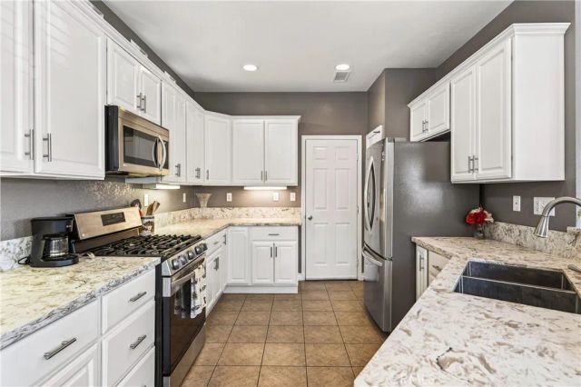 5759 Mapleview Drive, Jurupa Valley, CA 92509
