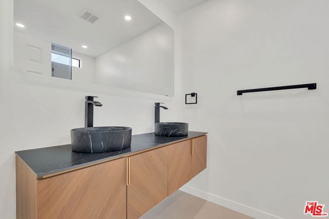 529 N Market Street 8, Inglewood, CA 90302