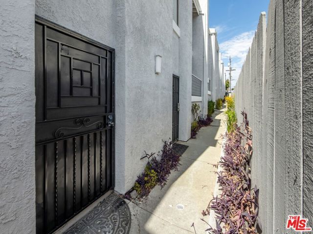 529 N Market Street 8, Inglewood, CA 90302