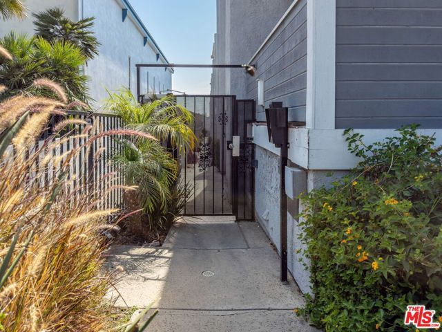 529 N Market Street 8, Inglewood, CA 90302