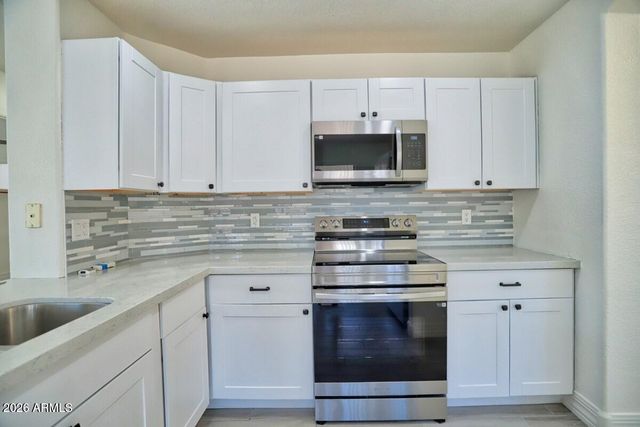 333 W COLT Road, Tempe, AZ 85284