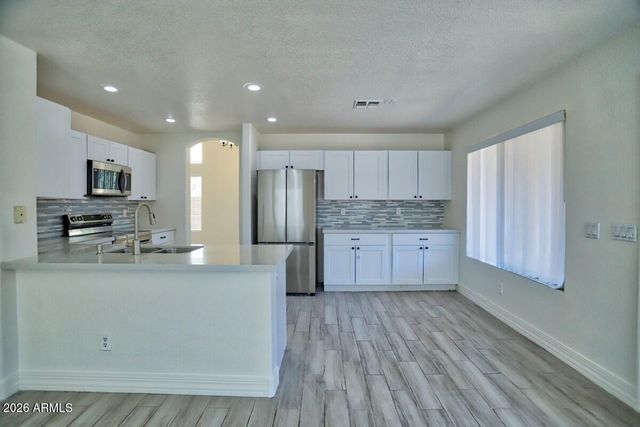 333 W COLT Road, Tempe, AZ 85284