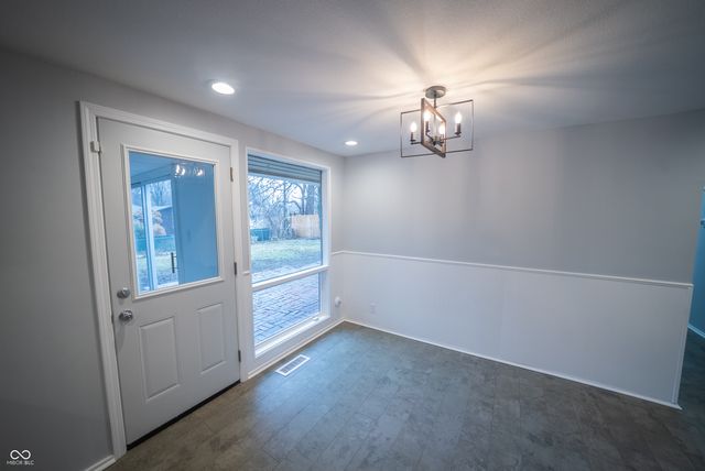 9241 Central Avenue, Indianapolis, IN 46240