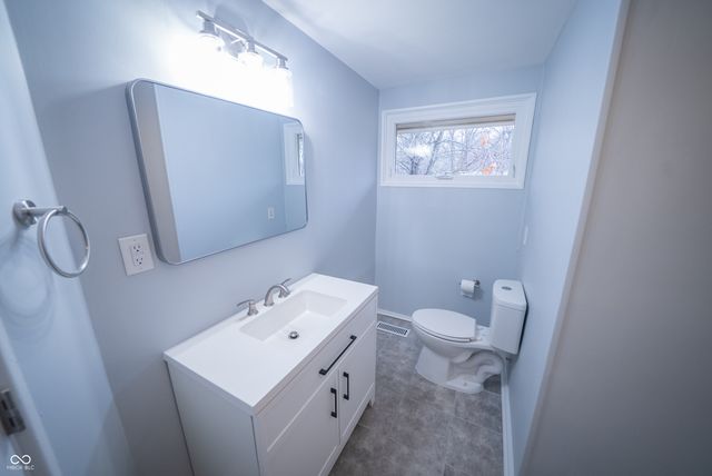 9241 Central Avenue, Indianapolis, IN 46240