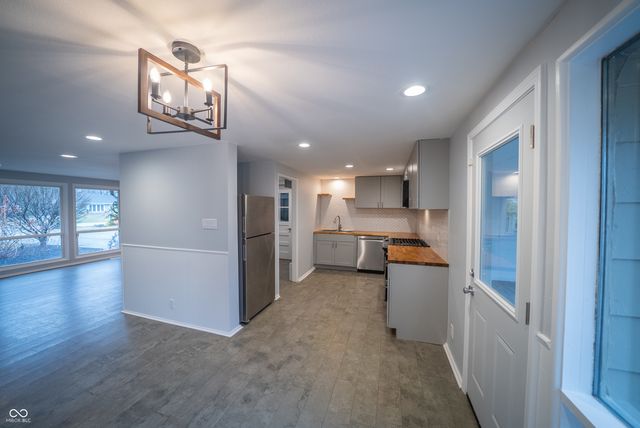 9241 Central Avenue, Indianapolis, IN 46240