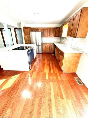 4401 Cherrywood Road, East Bend, NC 27018