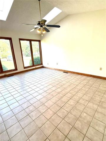 4401 Cherrywood Road, East Bend, NC 27018