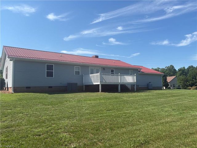 4401 Cherrywood Road, East Bend, NC 27018