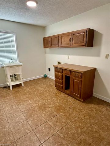 4401 Cherrywood Road, East Bend, NC 27018