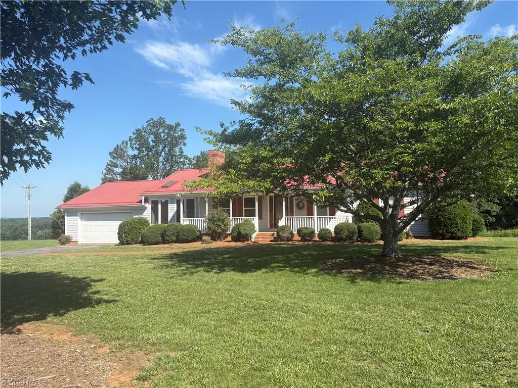 4401 Cherrywood Road, East Bend, NC 27018