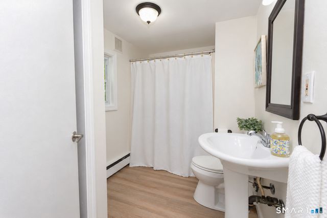 89 Brook Street, Glastonbury, CT 06033