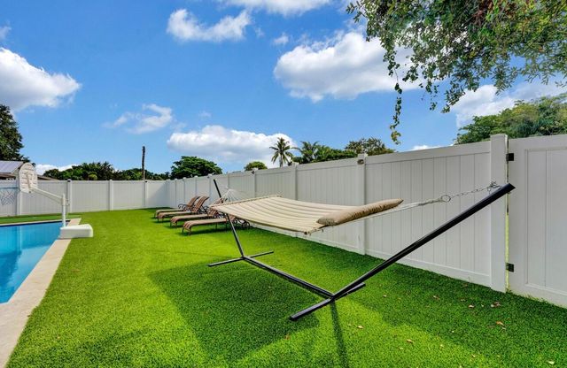9819 Spanish Isles Drive, Boca Raton, FL 33496