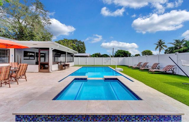 9819 Spanish Isles Drive, Boca Raton, FL 33496