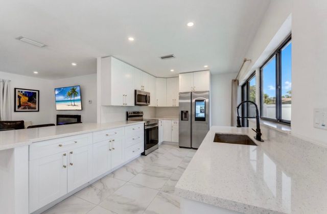 9819 Spanish Isles Drive, Boca Raton, FL 33496