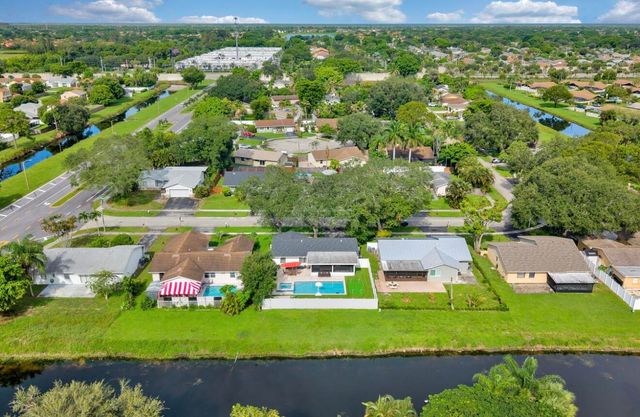9819 Spanish Isles Drive, Boca Raton, FL 33496
