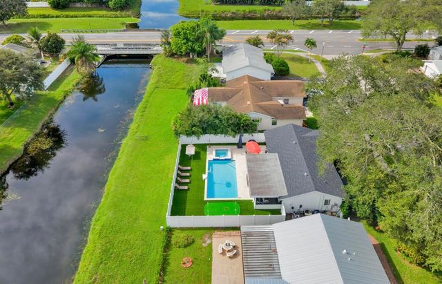9819 Spanish Isles Drive, Boca Raton, FL 33496