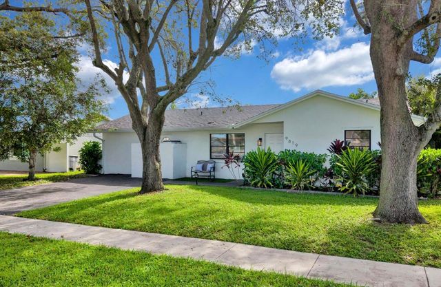 9819 Spanish Isles Drive, Boca Raton, FL 33496