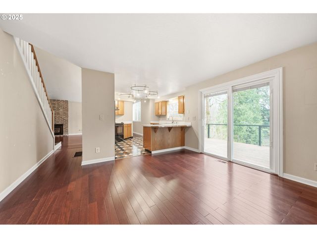 1005 Sw 4TH St, Gresham, OR 97080