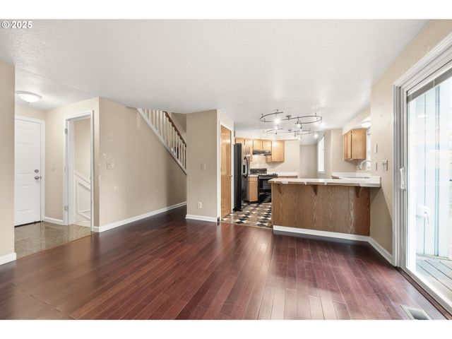 1005 Sw 4TH St, Gresham, OR 97080