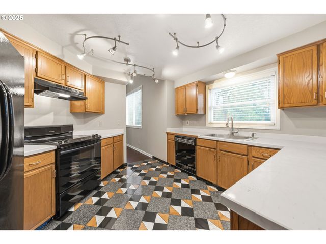 1005 Sw 4TH St, Gresham, OR 97080