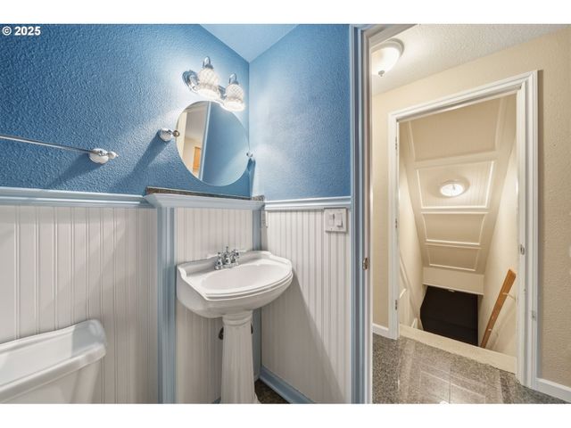 1005 Sw 4TH St, Gresham, OR 97080