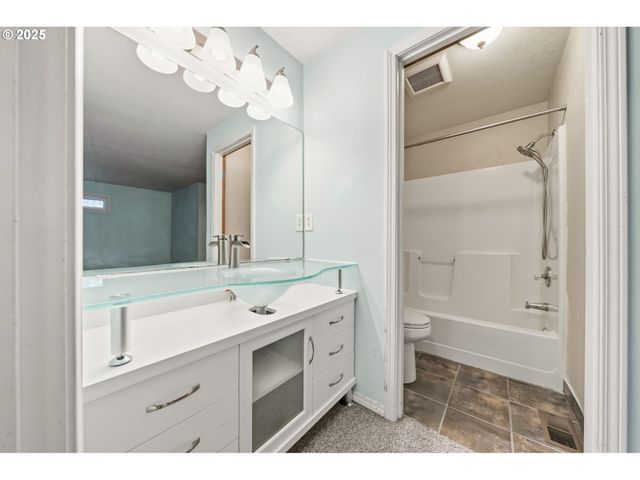 1005 Sw 4TH St, Gresham, OR 97080