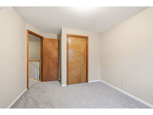 1005 Sw 4TH St, Gresham, OR 97080