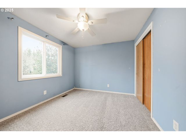 1005 Sw 4TH St, Gresham, OR 97080