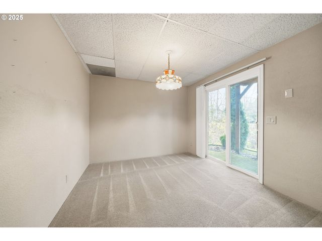 1005 Sw 4TH St, Gresham, OR 97080